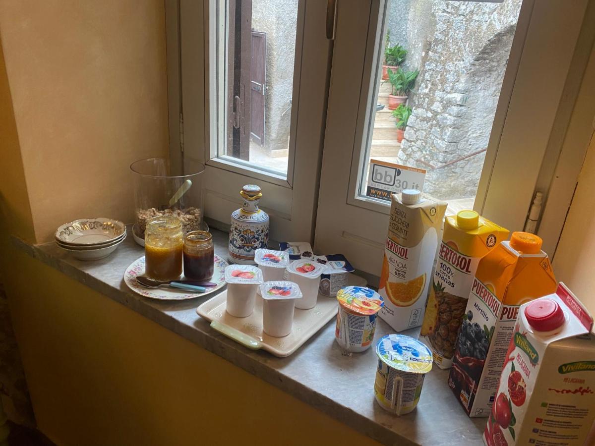 Bed and Breakfast Il Borgo Antico Рокка-Массіма Екстер'єр фото