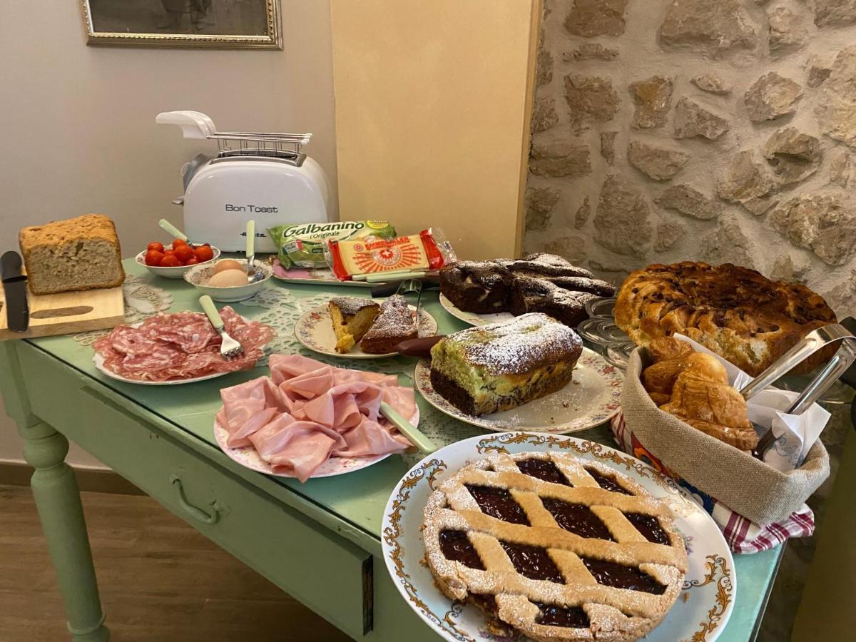 Bed and Breakfast Il Borgo Antico Рокка-Массіма Екстер'єр фото